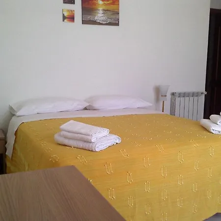 Mariposa Bed & Breakfast 3*