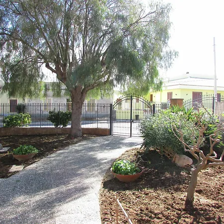 Mariposa Bed & Breakfast 3*